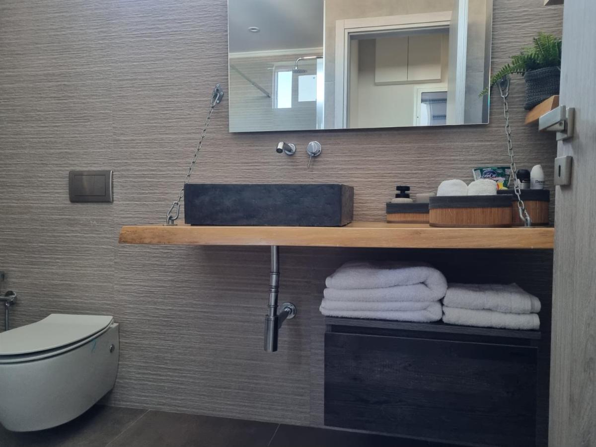 New Minimal Apartment,10' From Athens Airport Spata  Bagian luar foto