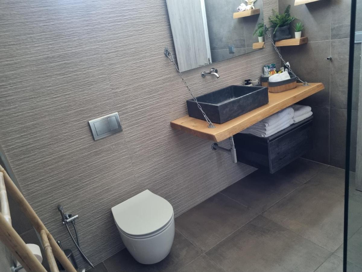 New Minimal Apartment,10' From Athens Airport Spata  Bagian luar foto