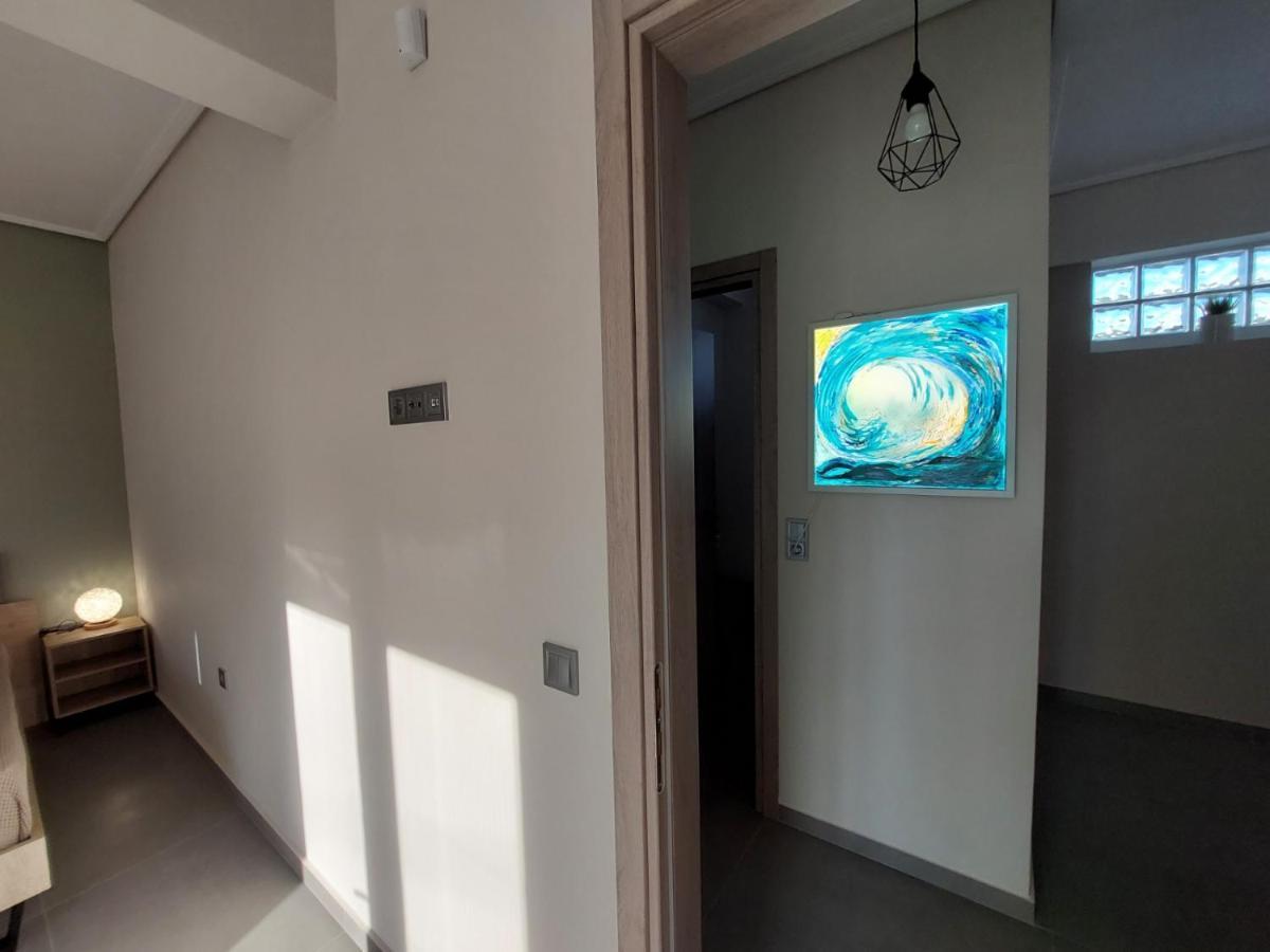 New Minimal Apartment,10' From Athens Airport Spata  Bagian luar foto