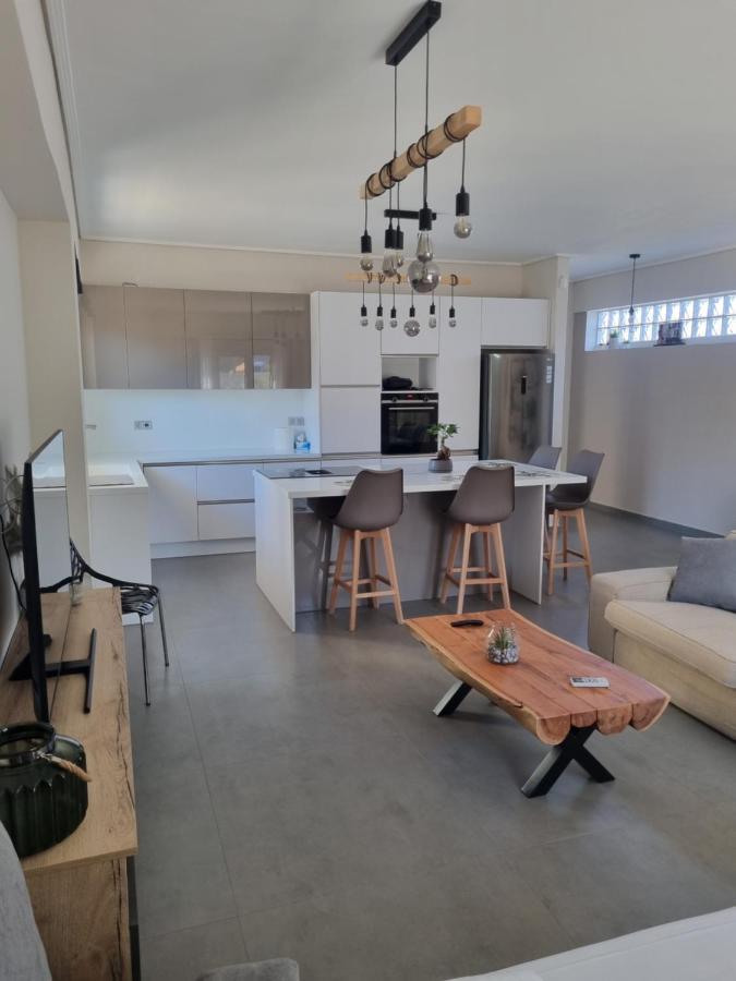 New Minimal Apartment,10' From Athens Airport Spata  Bagian luar foto